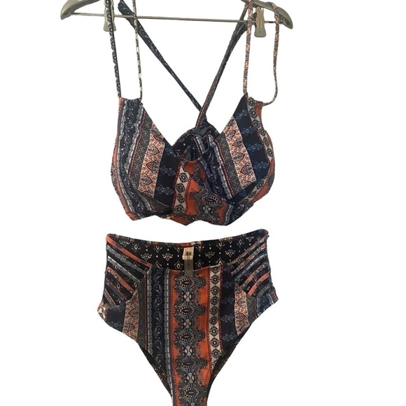 Cupshe Bandana style print bikini set sz M - Picture 10 of 11